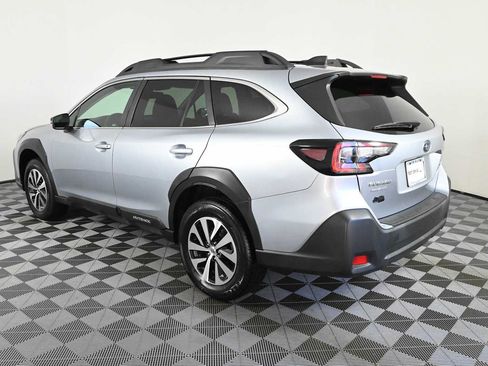 Used 2023 Subaru Outback Premium w/ Popular Package #1 AWD/4WD image 6