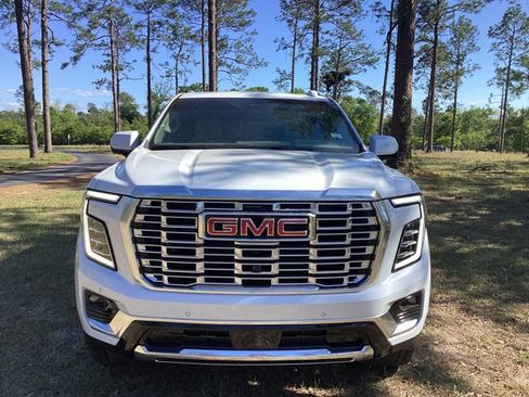 New 2026 GMC Yukon Denali image 7