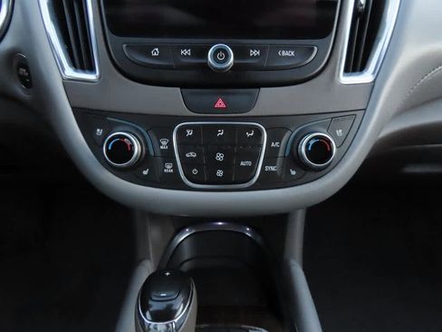 Used 2019 Chevrolet Malibu Premier w/ Sun and Wheel Package image 25