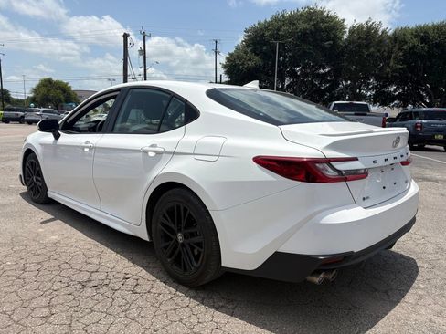 Used 2025 Toyota Camry SE FWD image 7