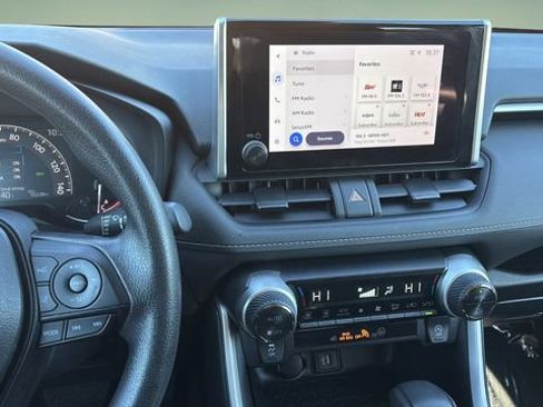 Used 2024 Toyota RAV4 XLE image 10