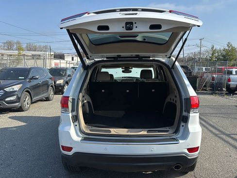 Used 2018 Jeep Grand Cherokee Limited image 26