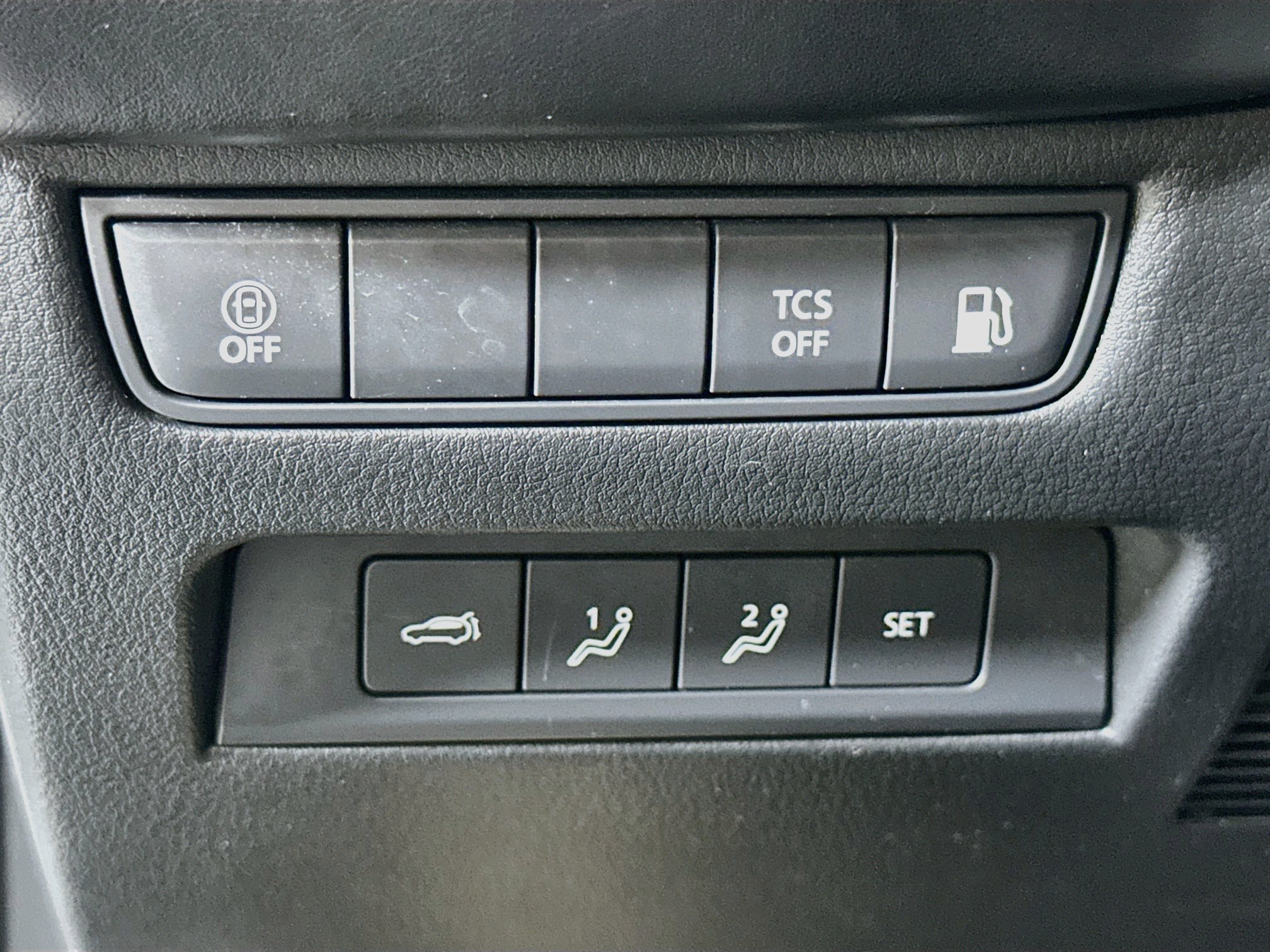 Used 2025 MAZDA CX-50 AWD 2.5 Hybrid w/ Premium Pkg image 17
