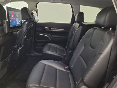 Used 2022 Kia Telluride S FWD image 18