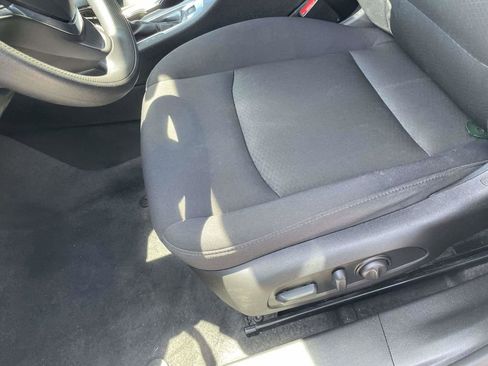 Used 2025 Chevrolet Malibu LT FWD image 13