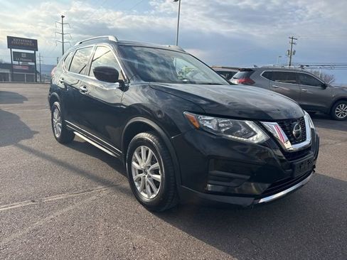 Certified 2020 Nissan Rogue SV image 3