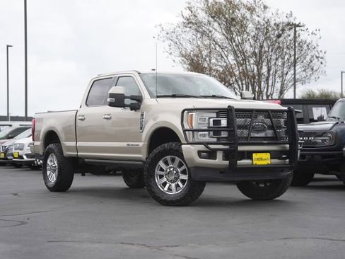 Used 2018 Ford F250 Limited image 2