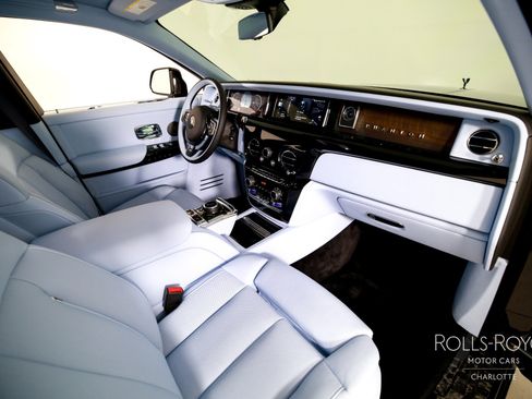 New 2026 Rolls-Royce Phantom Sedan image 36