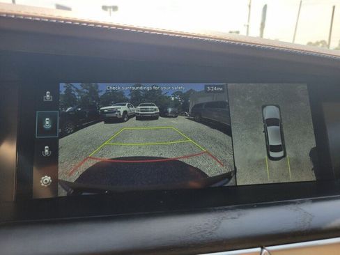 Used 2022 Genesis G90 3.3T Premium RWD image 19