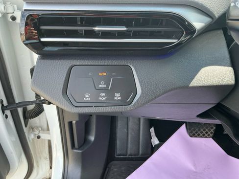 Used 2025 Volkswagen ID.4 Pro AWD/4WD image 19