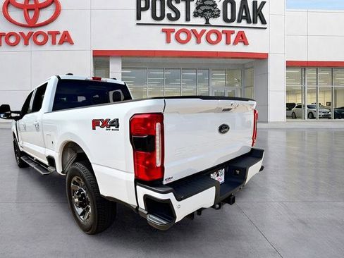 Used 2023 Ford F250 Lariat w/ Sport Appearance Package AWD/4WD image 3
