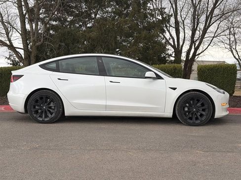 Used 2022 Tesla Model 3 Long Range image 2