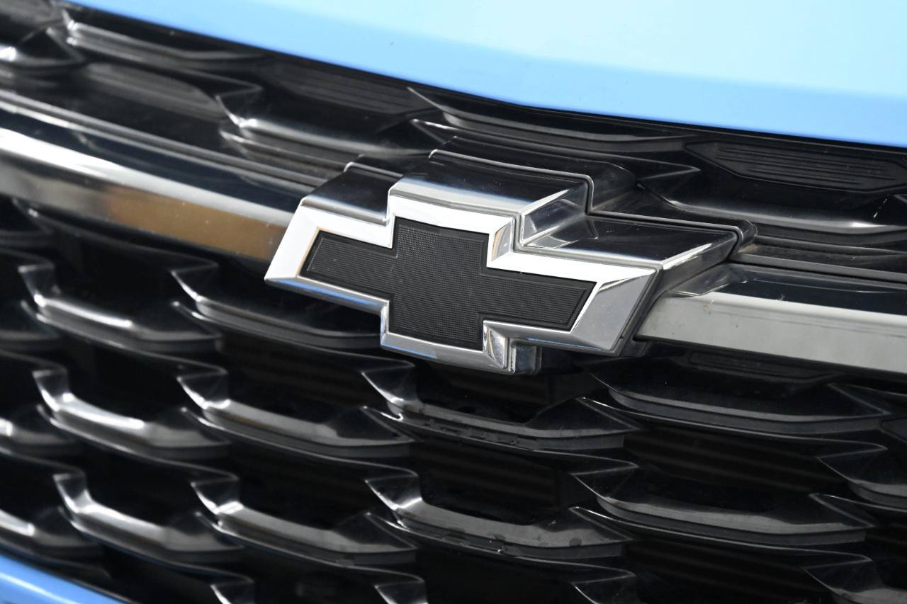 Used 2024 Chevrolet Trax RS w/ Sunroof Package FWD image 9