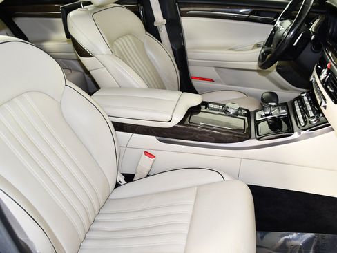 Used 2019 Genesis G90 5.0 Ultimate AWD/4WD image 45