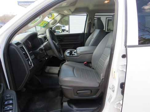 Used 2017 RAM 3500 Tradesman w/ Chrome Appearance Group image 4