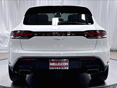 Used 2024 Porsche Macan w/ Premium Plus Package AWD/4WD image 8
