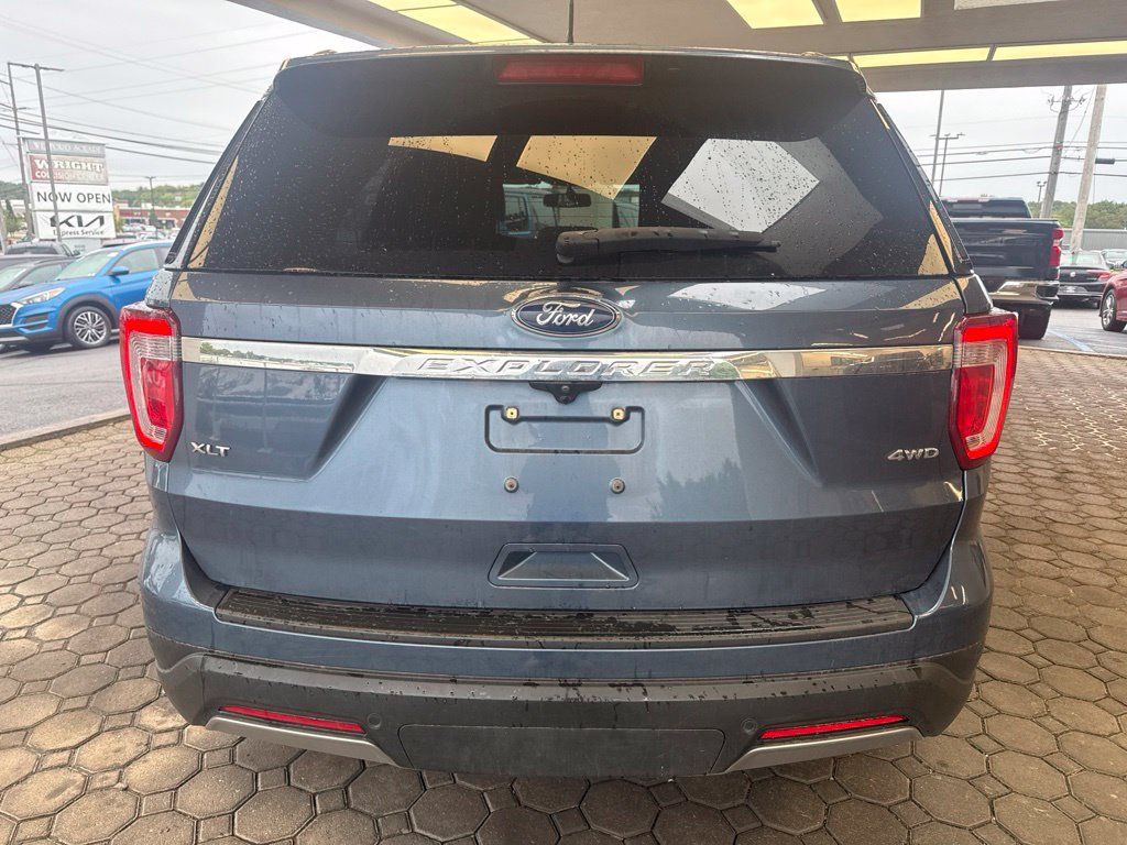 Used 2019 Ford Explorer XLT w/ Equipment Group 202A AWD/4WD image 7