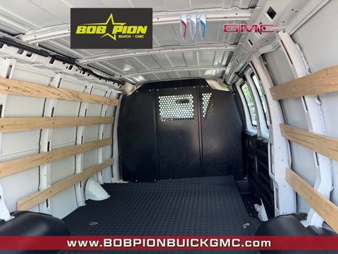 Used 2025 Chevrolet Express 2500 w/ Driver Convenience Package RWD image 4