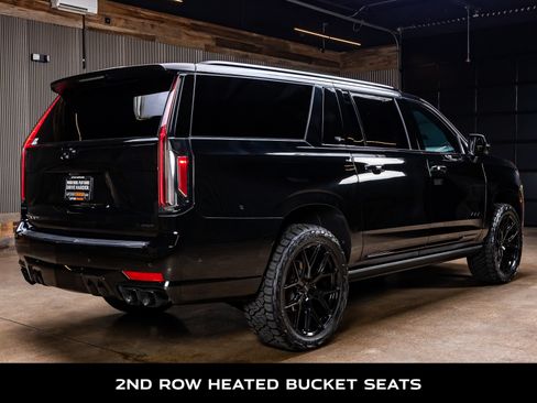Used 2023 Cadillac Escalade ESV V AWD/4WD image 10