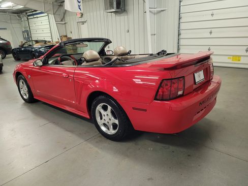 Used 2004 Ford Mustang Deluxe Convertible 2D image 4