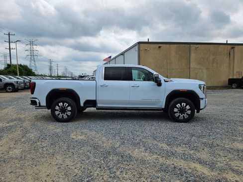 New 2026 GMC Sierra 2500 Denali w/ Denali Reserve Package AWD/4WD image 7