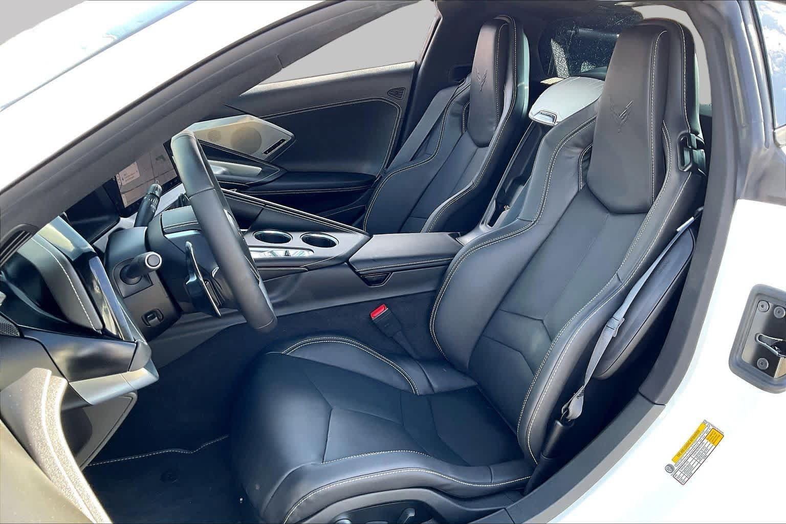Used 2026 Chevrolet Corvette Stingray Preferred Cpe RWD image 7