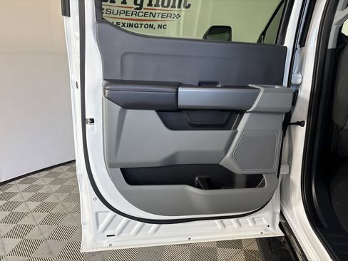 Used 2025 Ford F250 XLT w/ FX4 Off-Road Package image 18