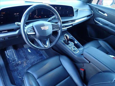 Used 2024 Cadillac XT4 Premium Luxury image 11