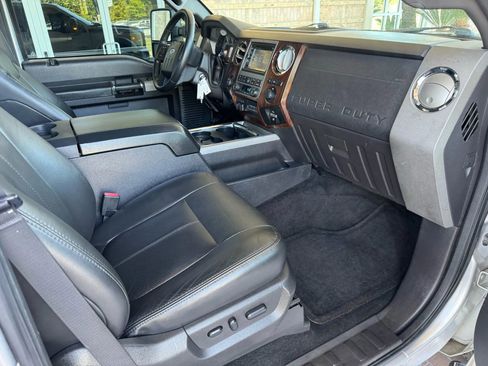 Used 2011 Ford F250 Lariat w/ Lariat Interior Pkg image 22