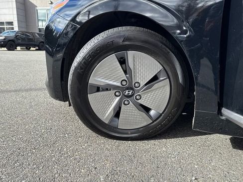 Used 2022 Hyundai Ioniq SE image 26