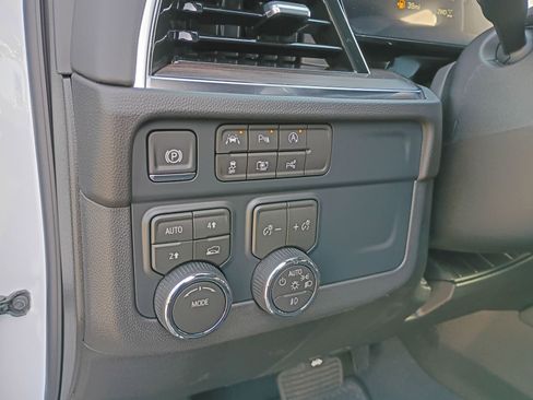 New 2026 Chevrolet Suburban LT w/ Comfort Package image 32