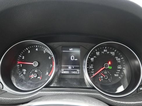 Used 2017 Volkswagen Passat 1.8T SE FWD image 16