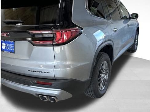 Used 2025 GMC Acadia Elevation image 8