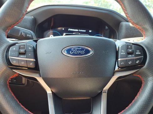 Used 2025 Ford Explorer ST-Line AWD/4WD image 23