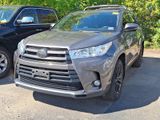 Used 2017 Toyota Highlander XLE image 3