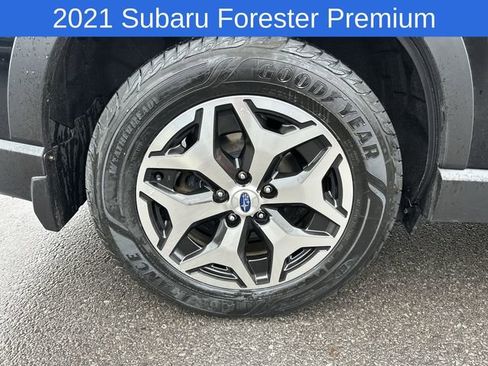 Used 2021 Subaru Forester Premium AWD/4WD image 29