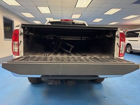 Used 2013 Nissan Frontier SV w/ SV Value Truck Pkg image 9