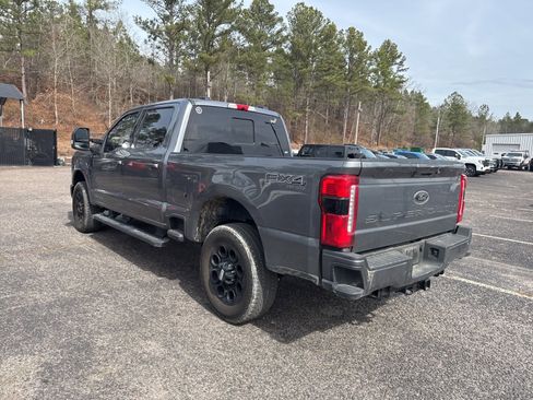 Used 2025 Ford F250 Lariat w/ Black Appearance Package image 5