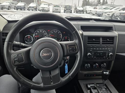 Used 2012 Jeep Liberty Sport image 20