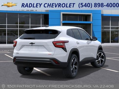 New 2026 Chevrolet Trax RS w/ Sunroof Package image 4