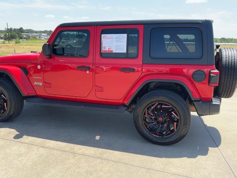Used 2019 Jeep Wrangler Unlimited Sahara w/ Safety Group AWD/4WD image 5
