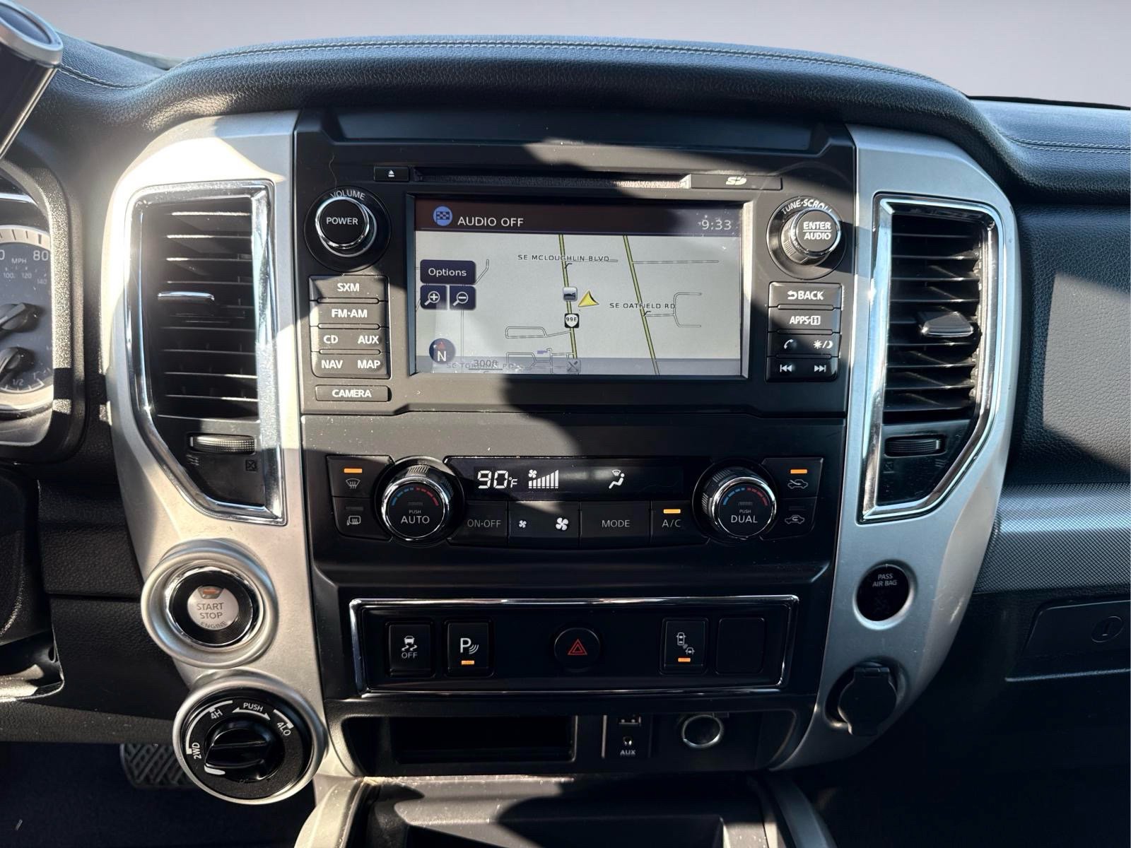 Used 2018 Nissan Titan PRO-4X AWD/4WD image 19