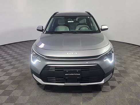Used 2023 Kia Niro EX FWD image 13