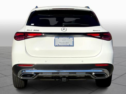 Used 2026 Mercedes-Benz GLC 300 4MATIC image 4