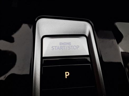 Used 2024 Volkswagen Atlas SEL Premium R-Line image 18