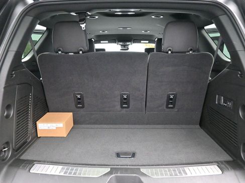 Used 2024 Chevrolet Tahoe High Country w/ Advanced Technology Package image 10