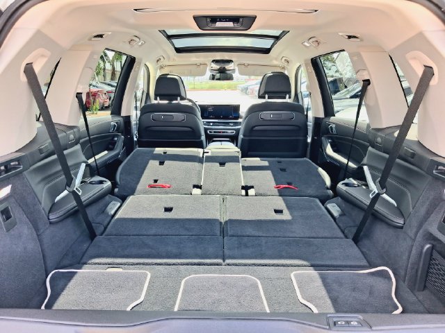 Used 2023 BMW X7 xDrive40i w/ Parking Assistance Package AWD/4WD image 31