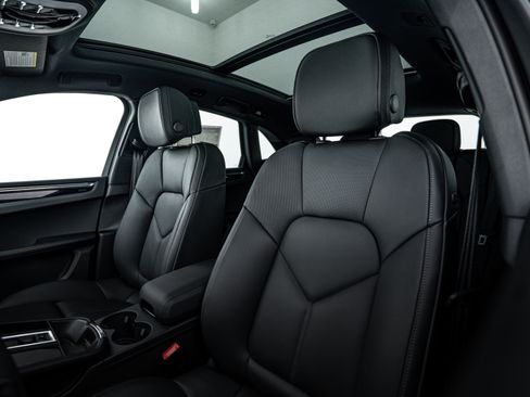 New 2026 Porsche Macan image 16