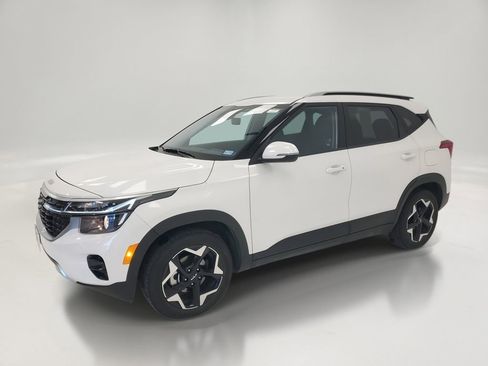 Used 2025 Kia Seltos S image 2