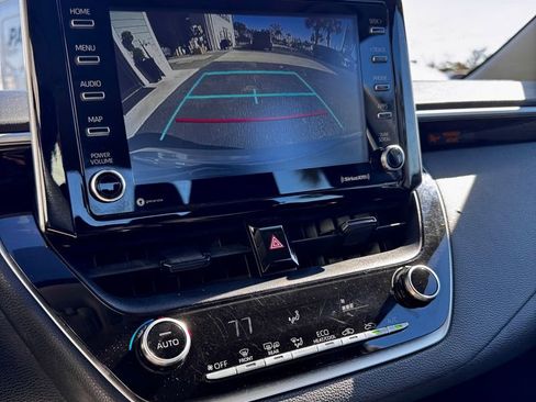 Used 2021 Toyota Corolla LE image 8